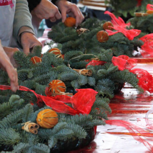 christmas-workshop-product-image-2-pomp-and-petals