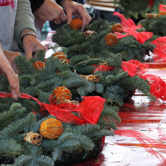 christmas-workshop-product-image-2-pomp-and-petals